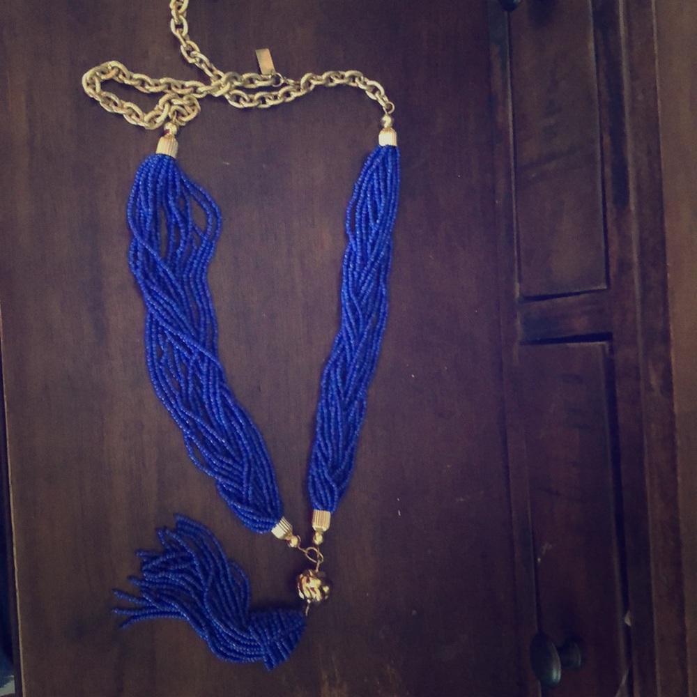 Lilly necklace